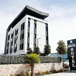 Hotel Tirana, Berxull